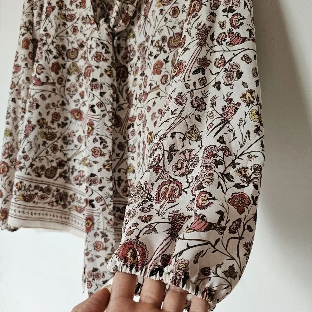 Max Studio white red floral print tie front long sleeve v neck blouse Size L - Picture 4 of 6